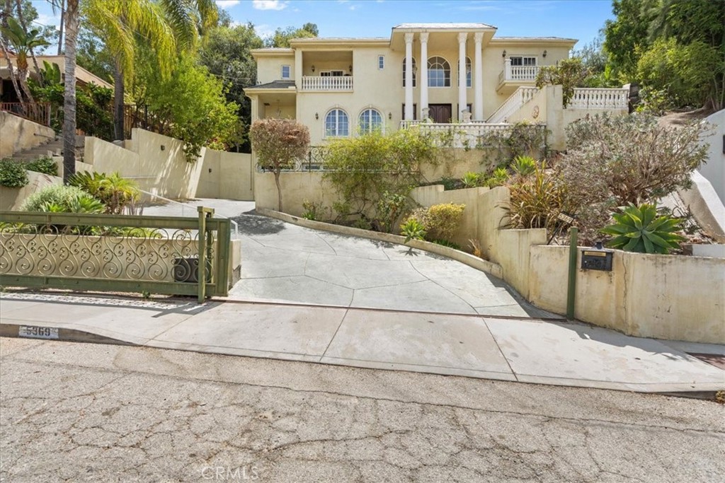 main property photo 2