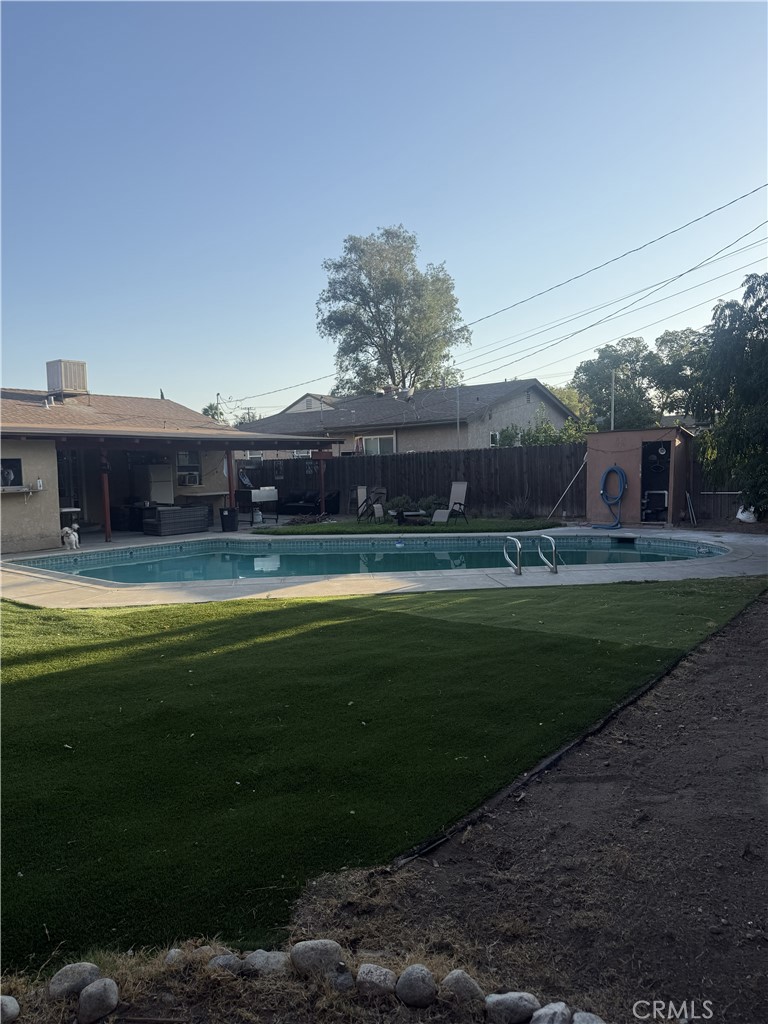 main property photo 13