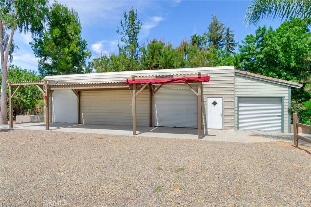 main property photo 33
