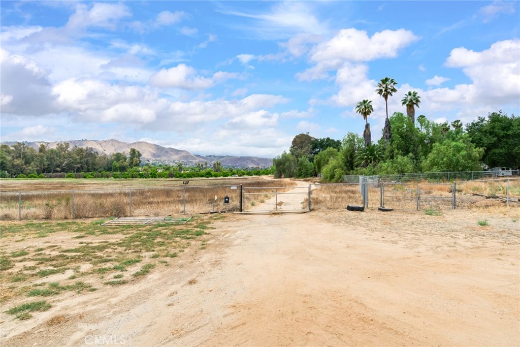 main property photo 41