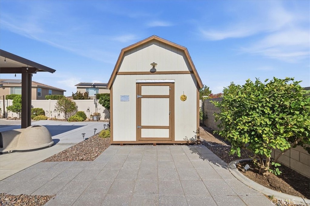main property photo 40