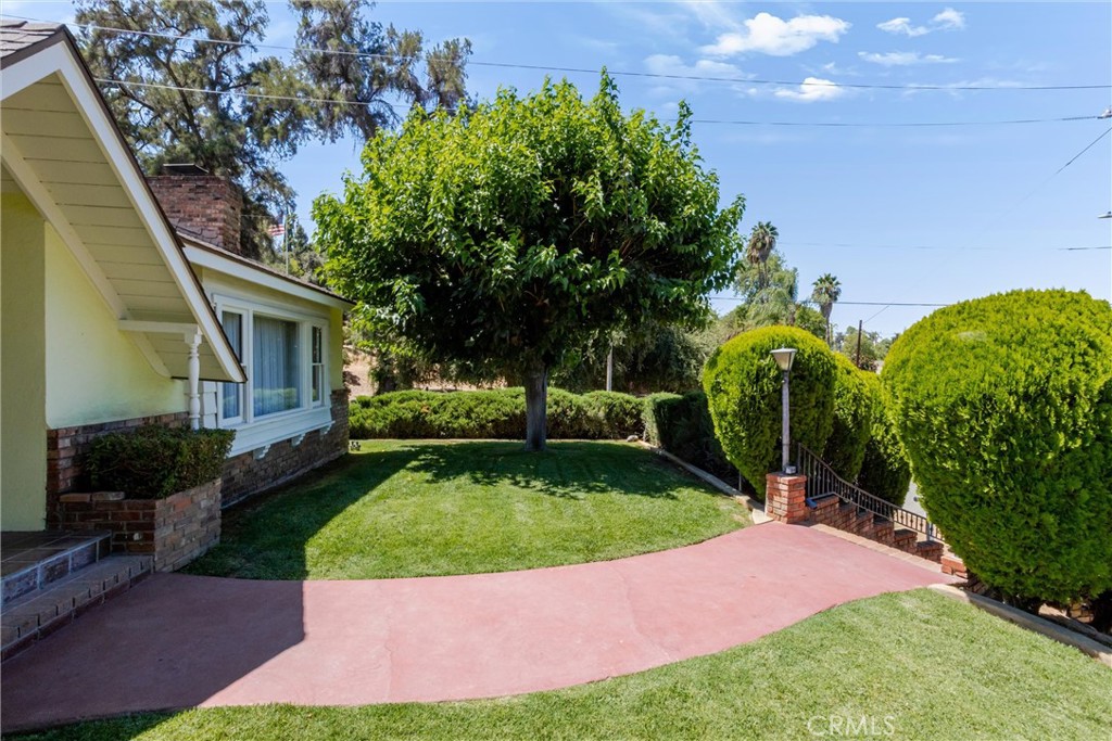 main property photo 7