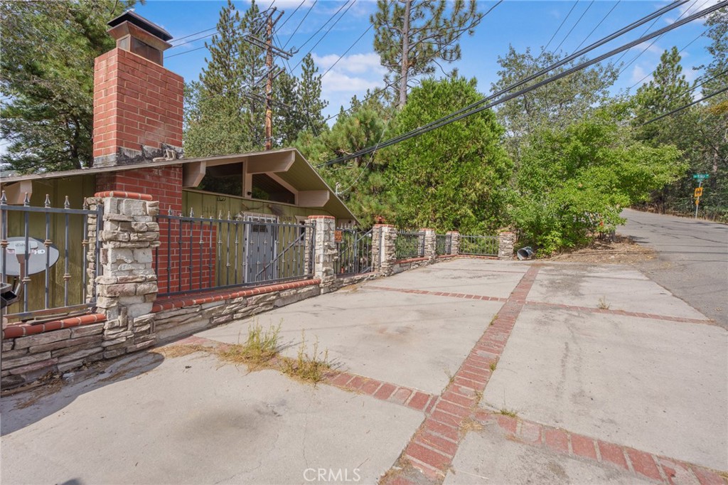 main property photo 16