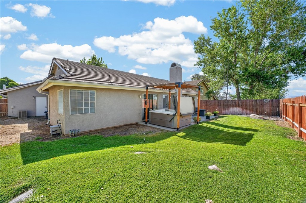 main property photo 28