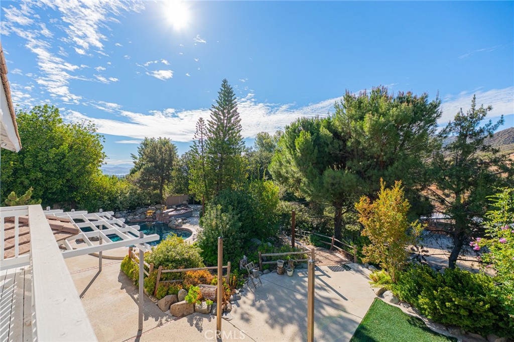 main property photo 28