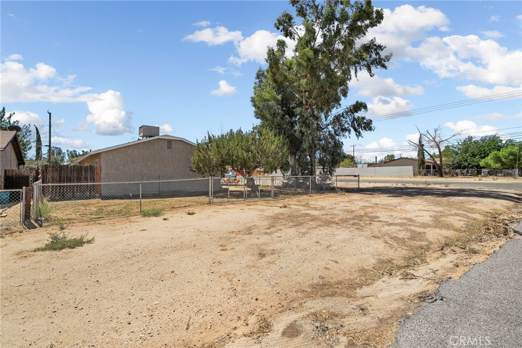 main property photo 25