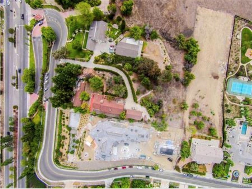 main property photo 14