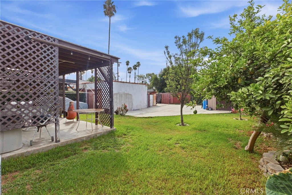 main property photo 28