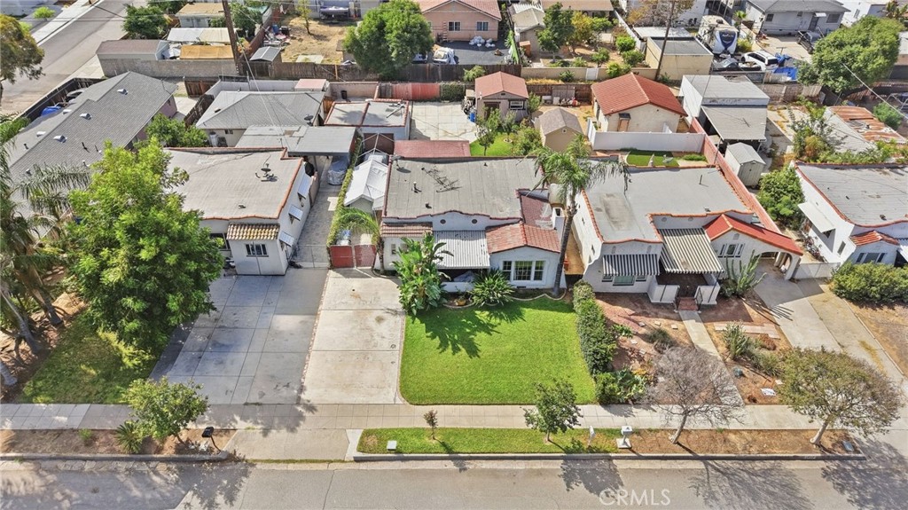 main property photo 40
