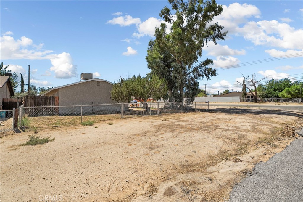 main property photo 30
