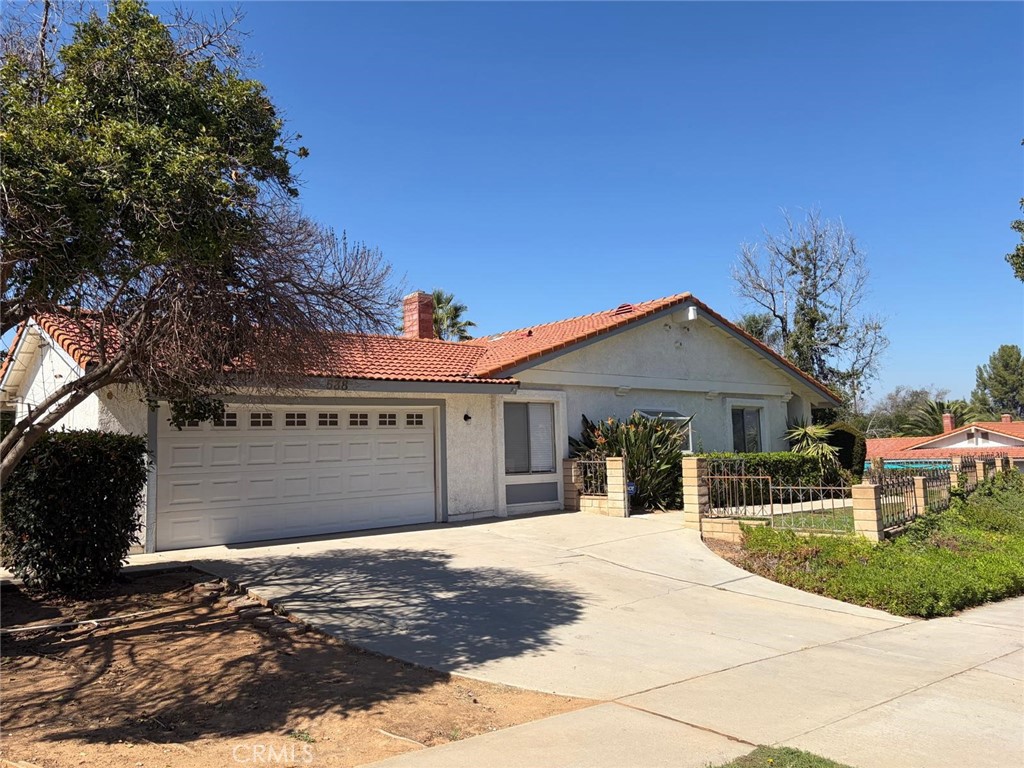 main property photo 0