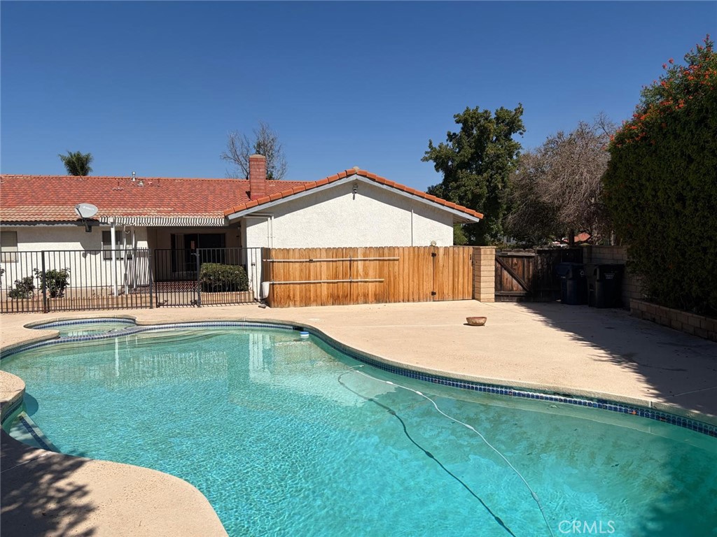 main property photo 2