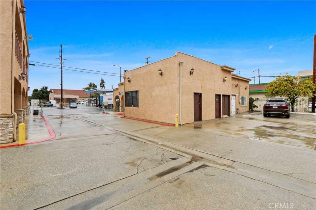 main property photo 16