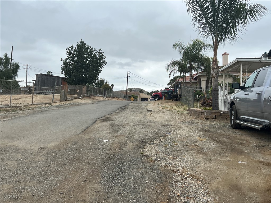 main property photo 32