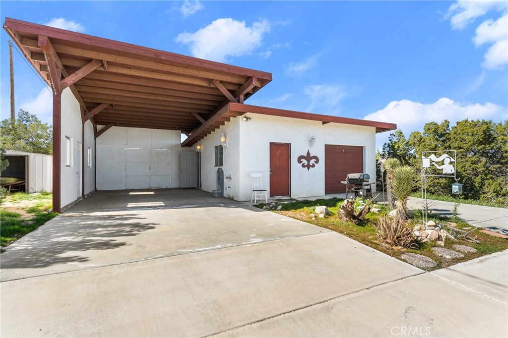 main property photo 30