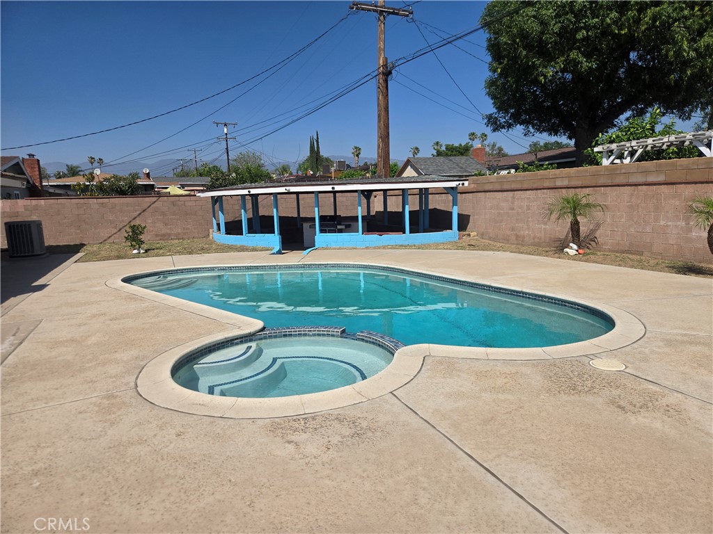 main property photo 26