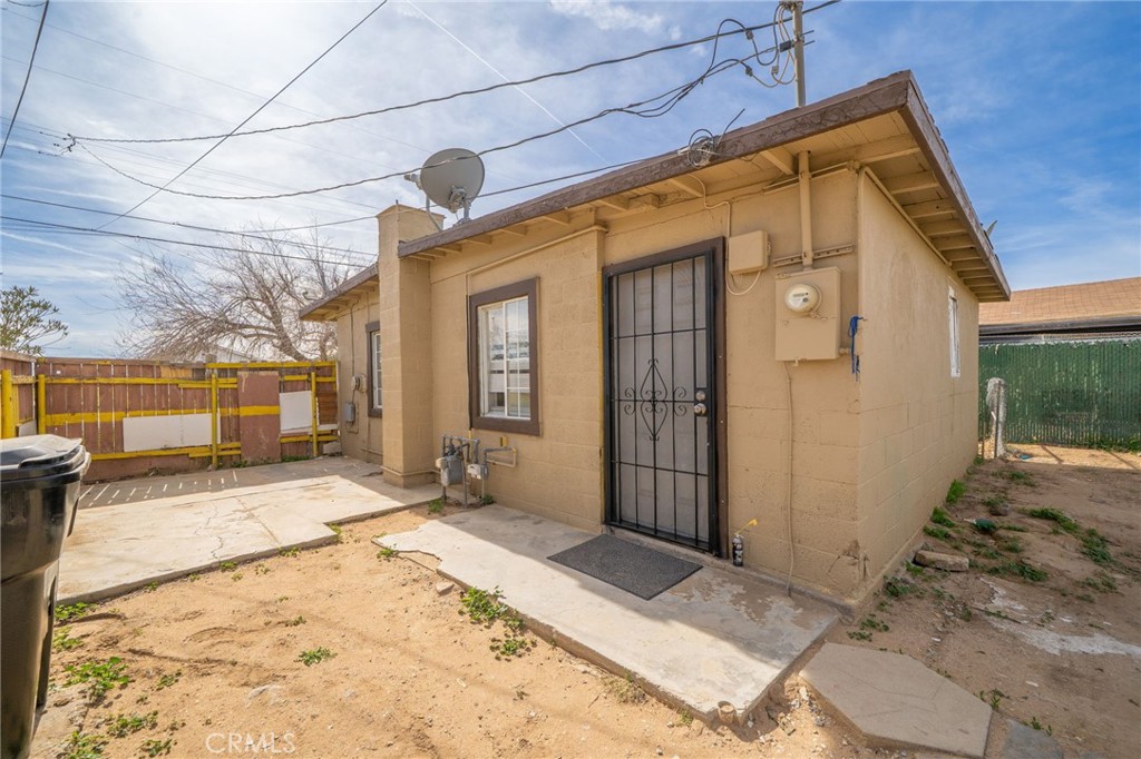 main property photo 28