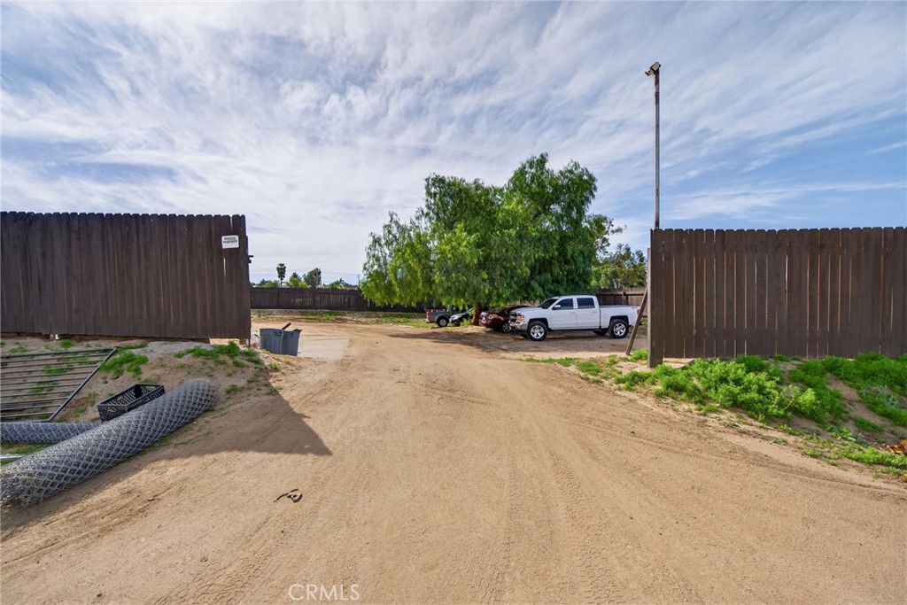 main property photo 40