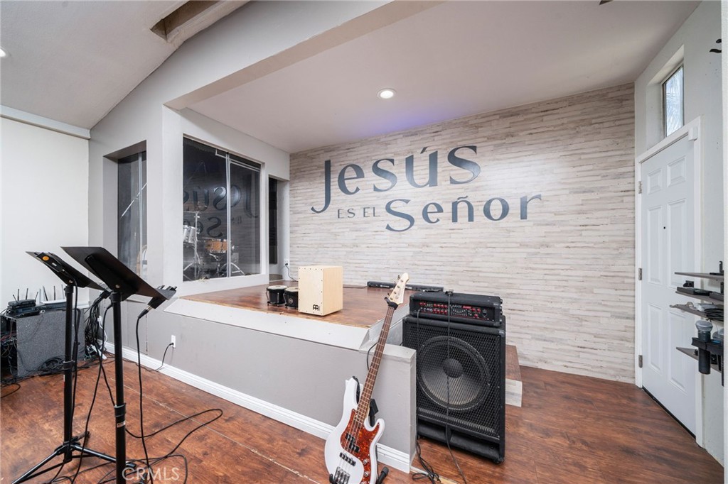 main property photo 18