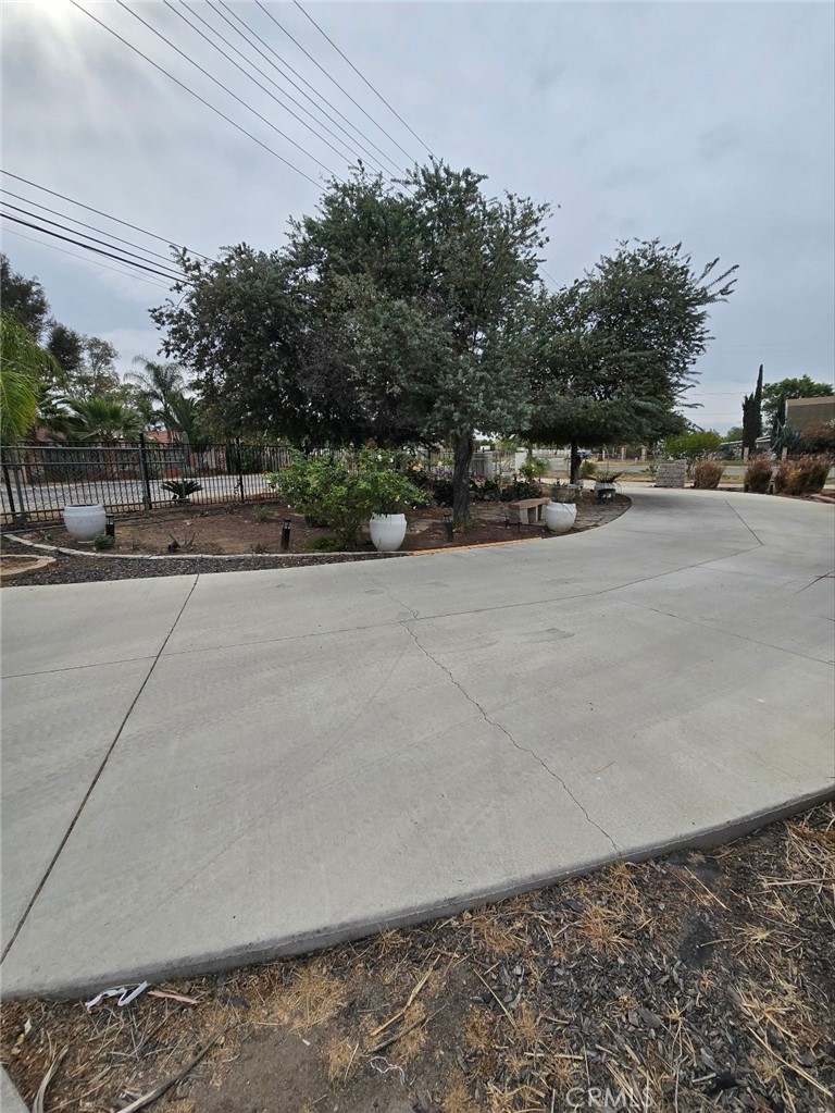 main property photo 33