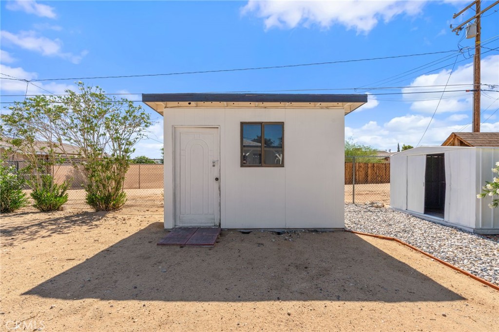 main property photo 40