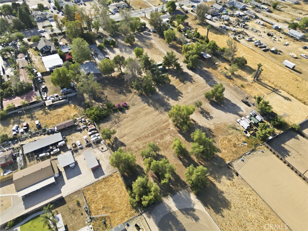 main property photo 25