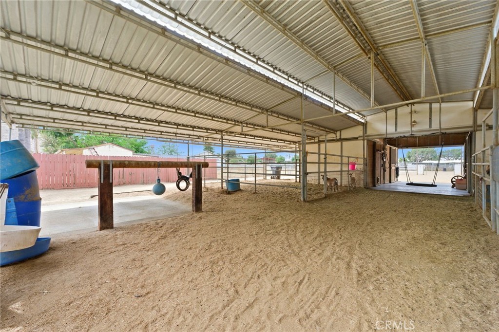 main property photo 40