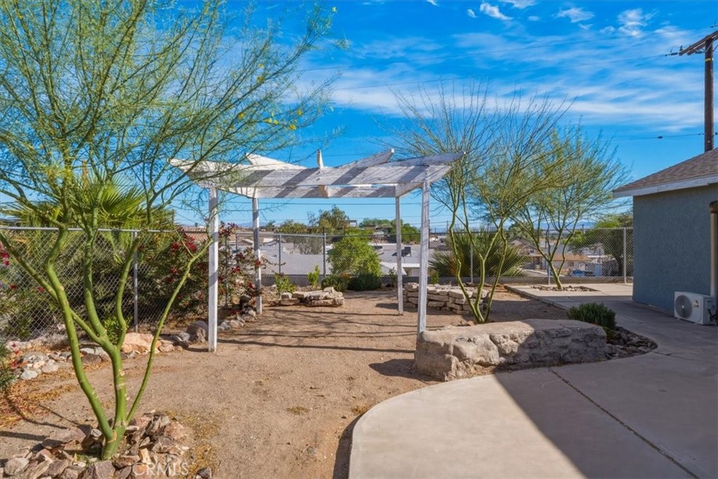 main property photo 7
