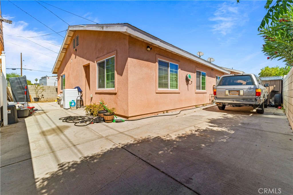 main property photo 28