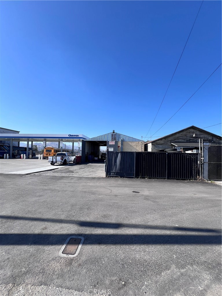 main property photo 9