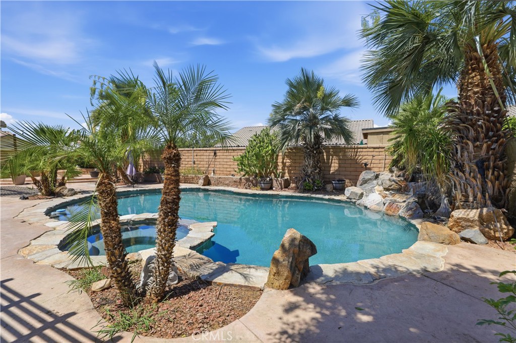main property photo 28