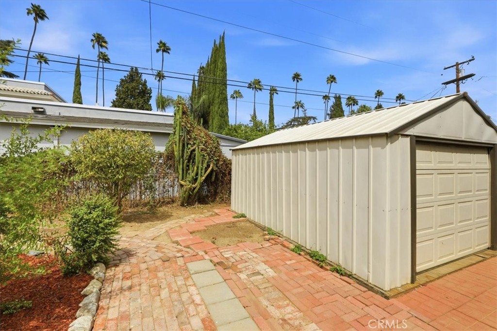 main property photo 40