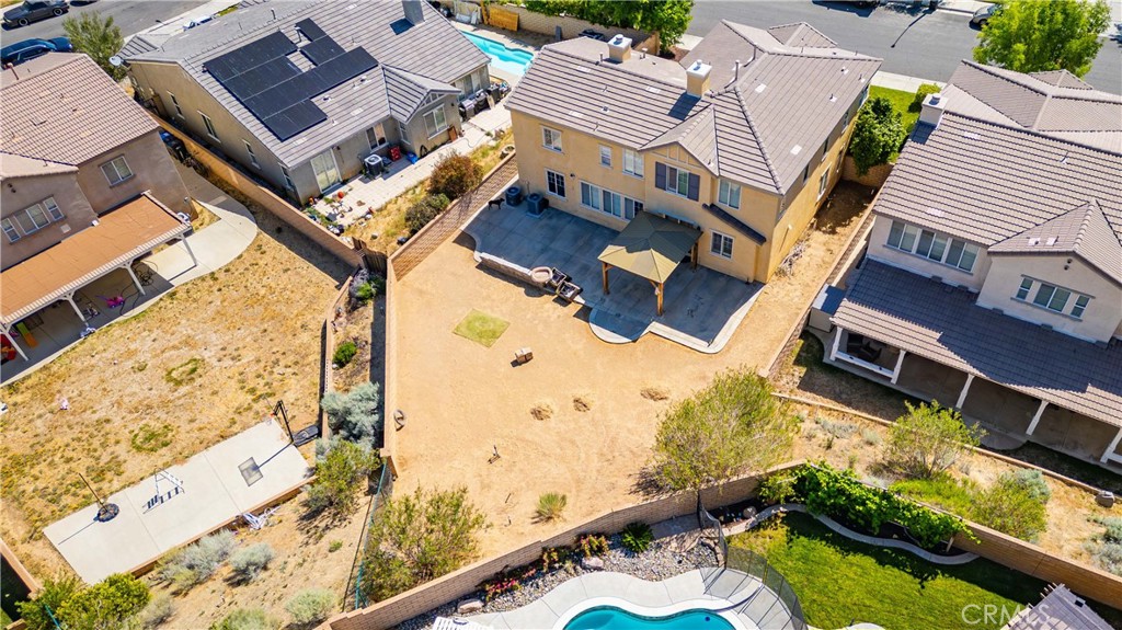 main property photo 37