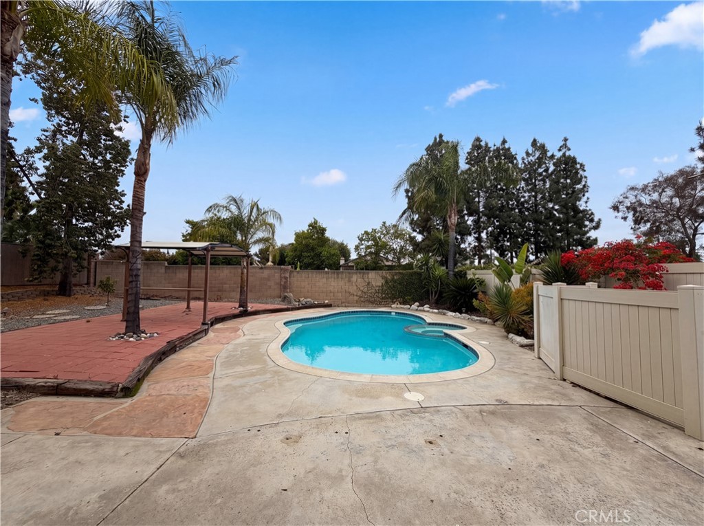main property photo 18
