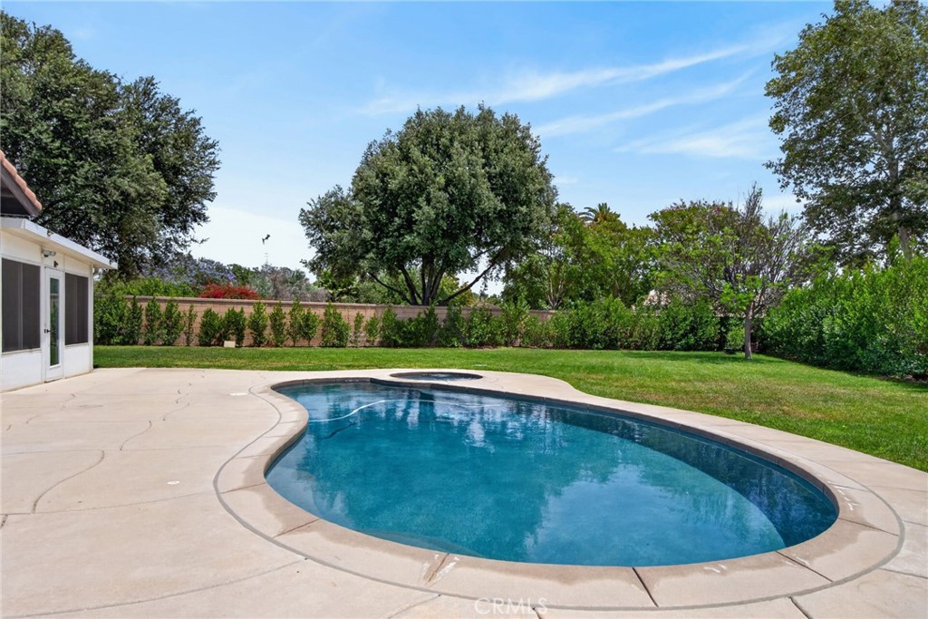 main property photo 34