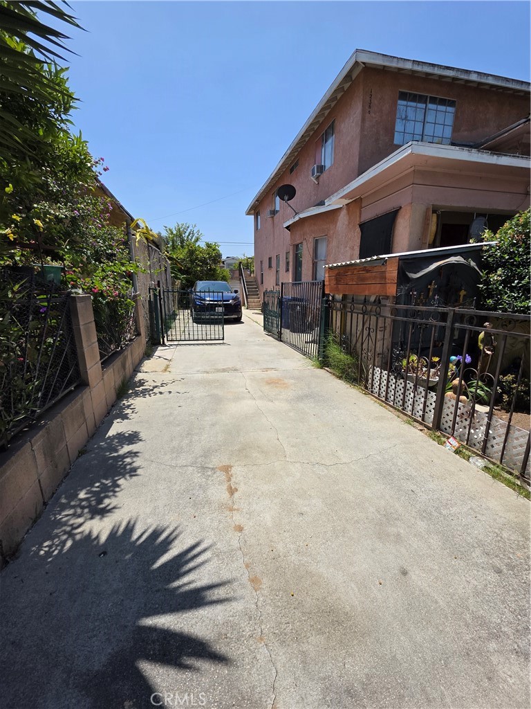 main property photo 7