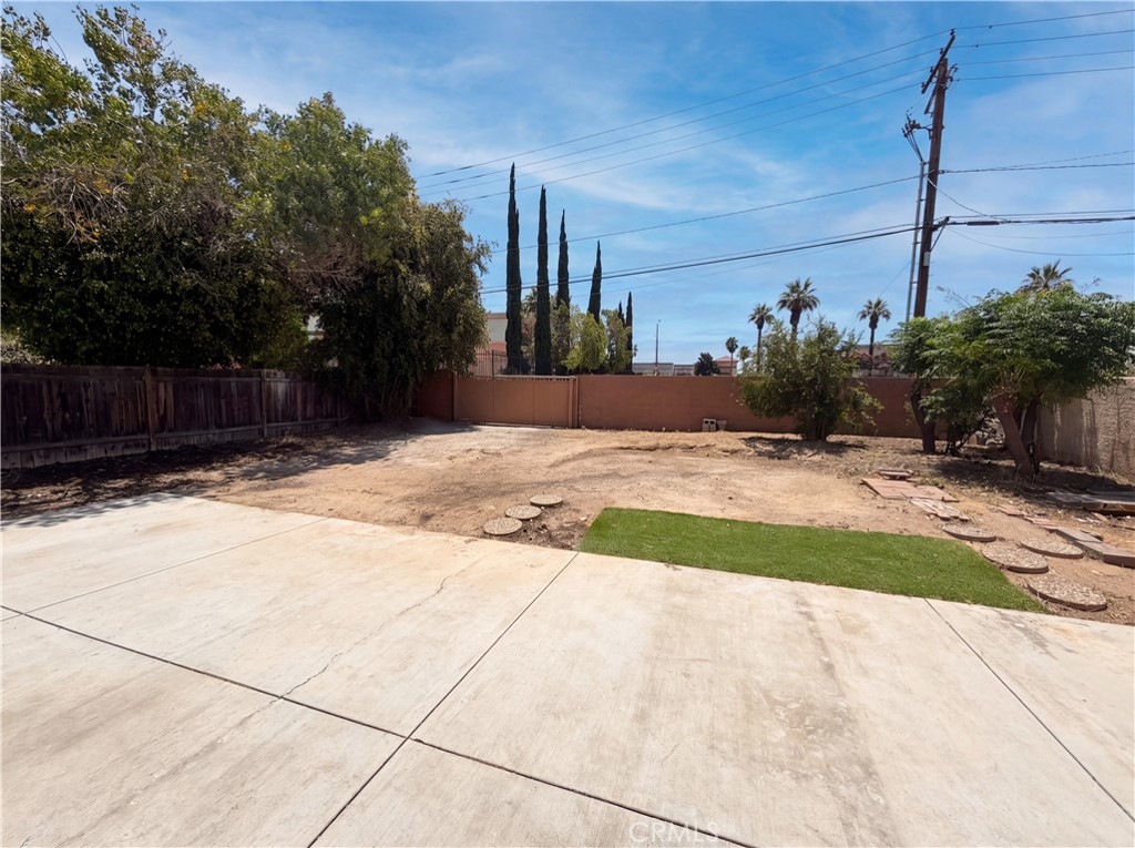 main property photo 12
