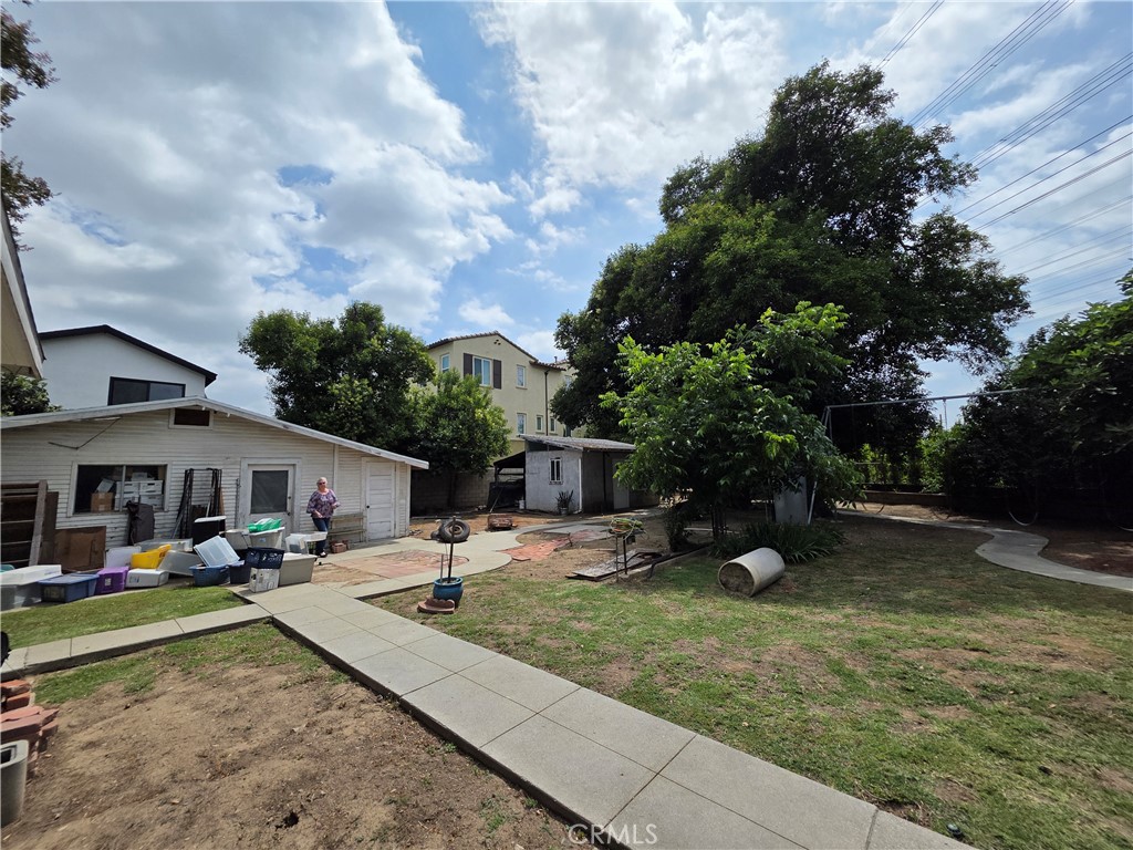 main property photo 12