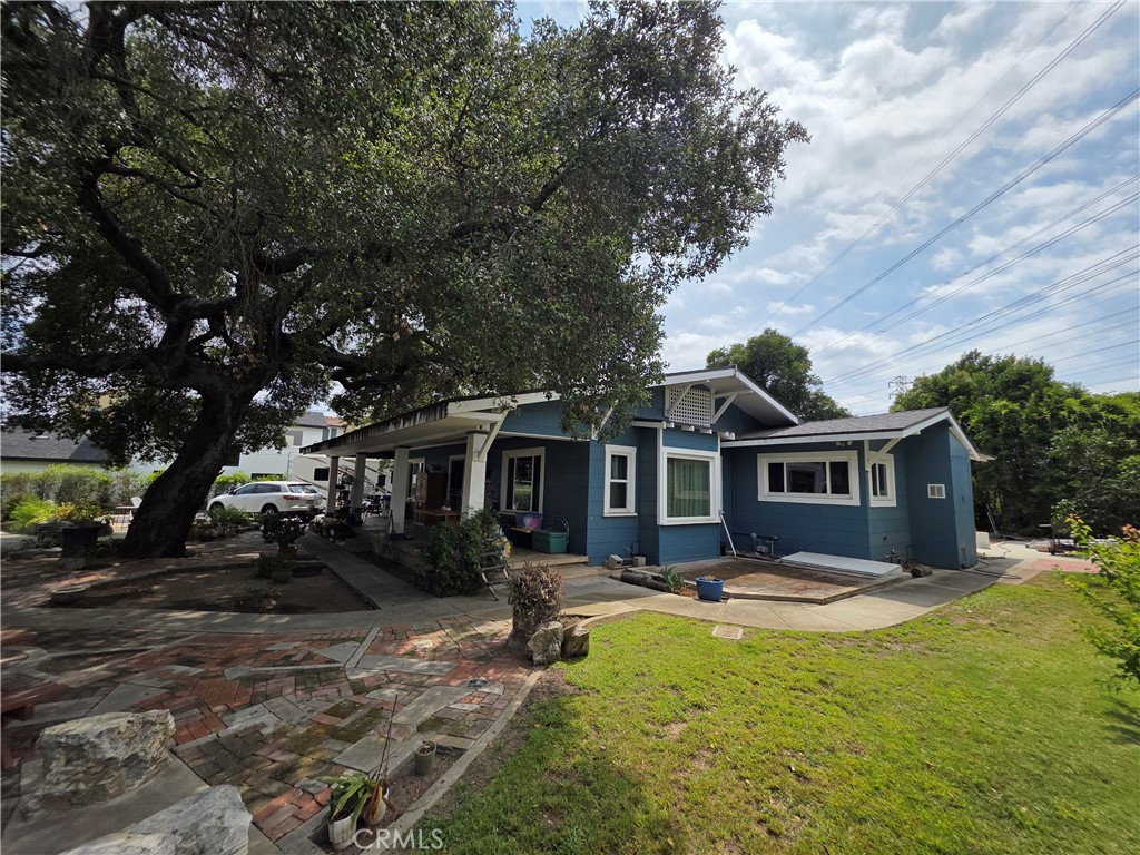 main property photo 9