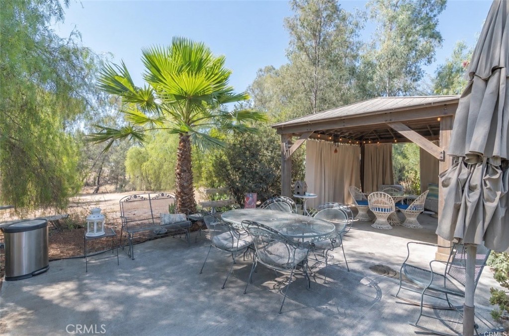 main property photo 40
