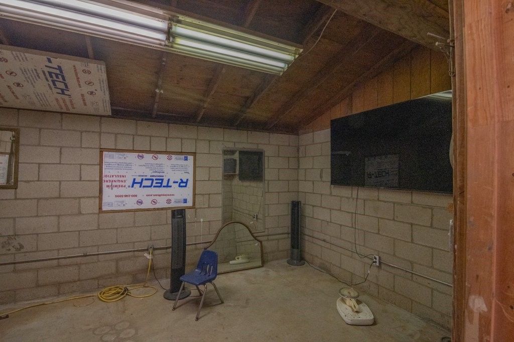 main property photo 60