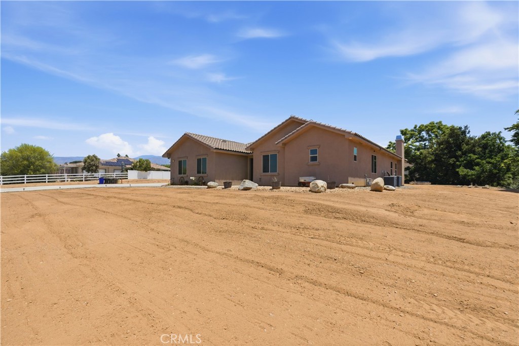 main property photo 27