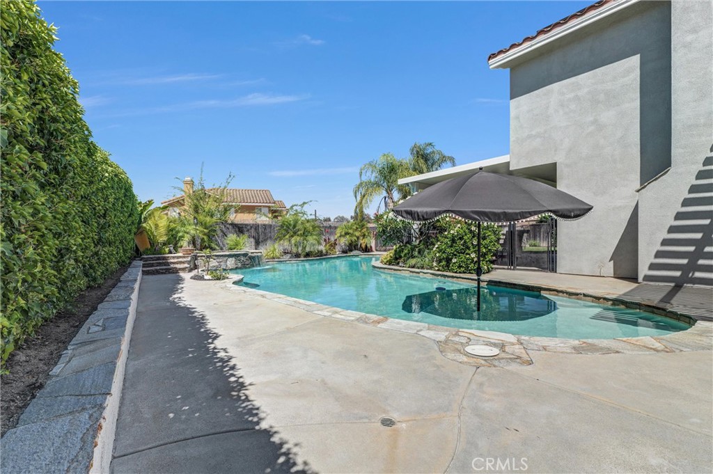 main property photo 50