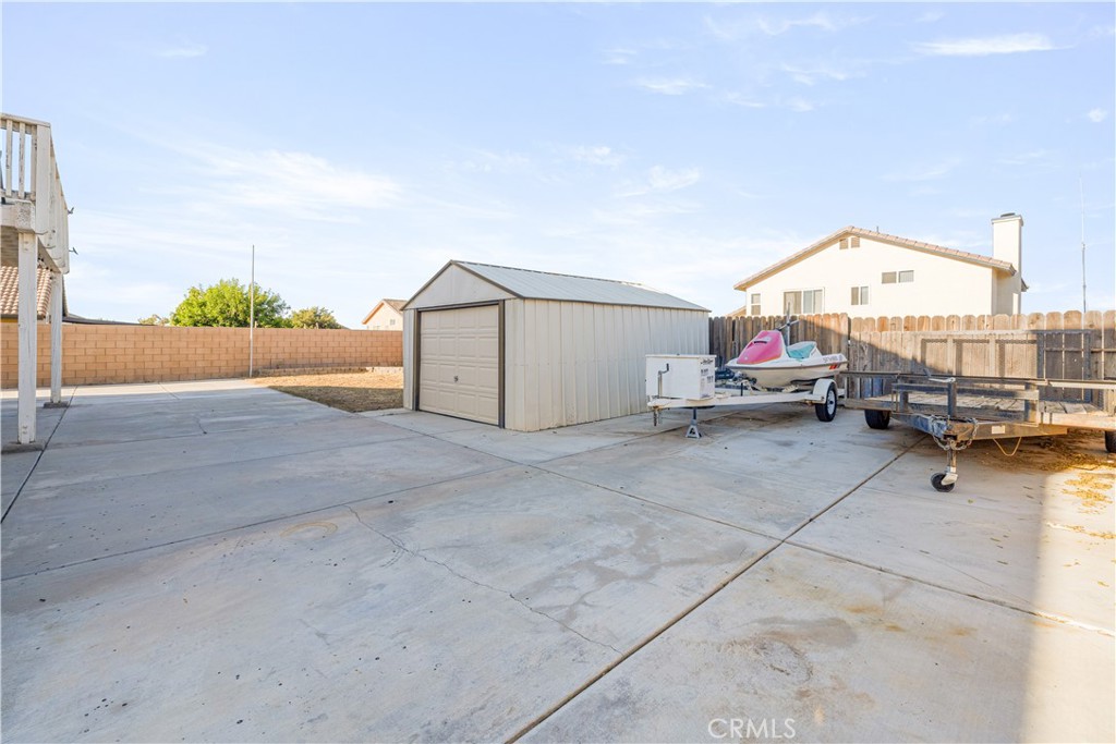 main property photo 40