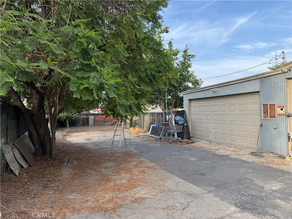 main property photo 11