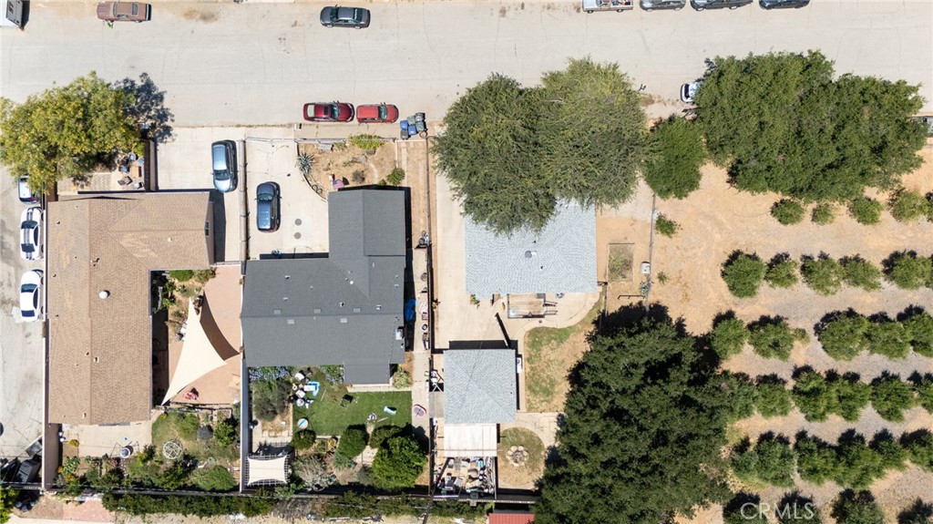 main property photo 40