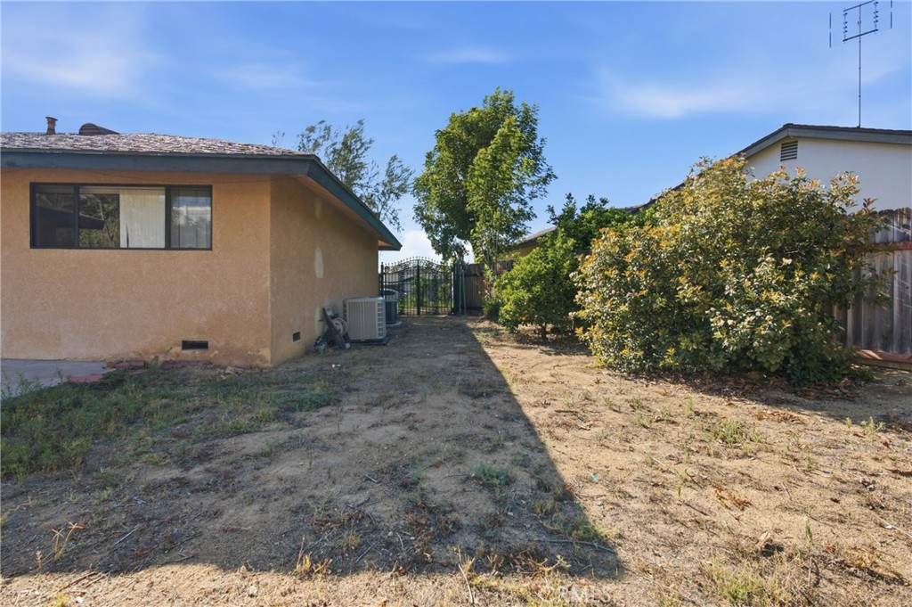 main property photo 30