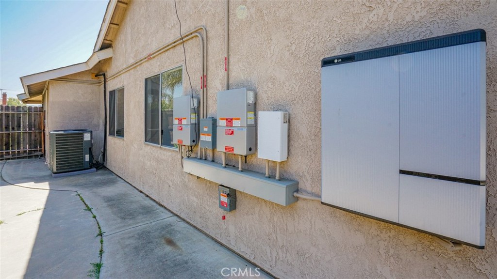 main property photo 28