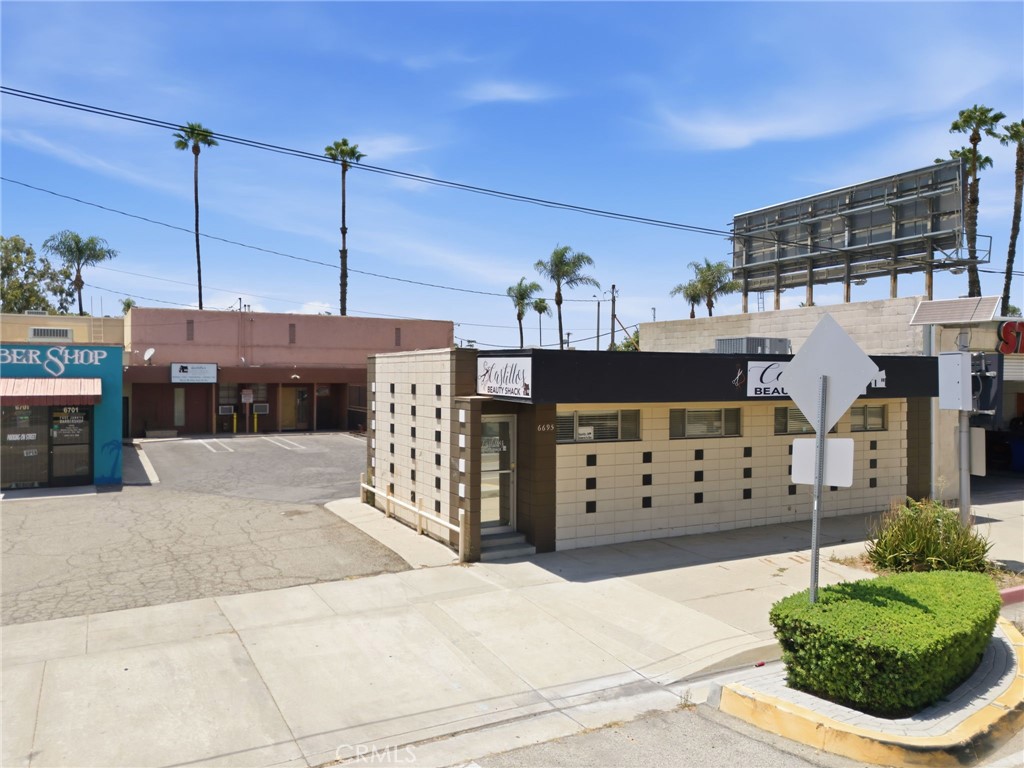 main property photo 30