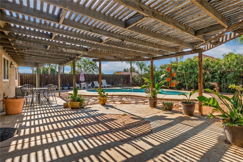 main property photo 19